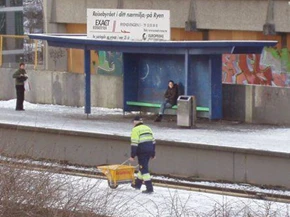 -Strøjobb- på perrongen